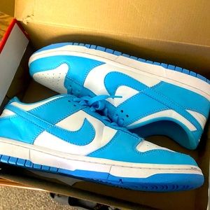 Nike Dunk Low UNC